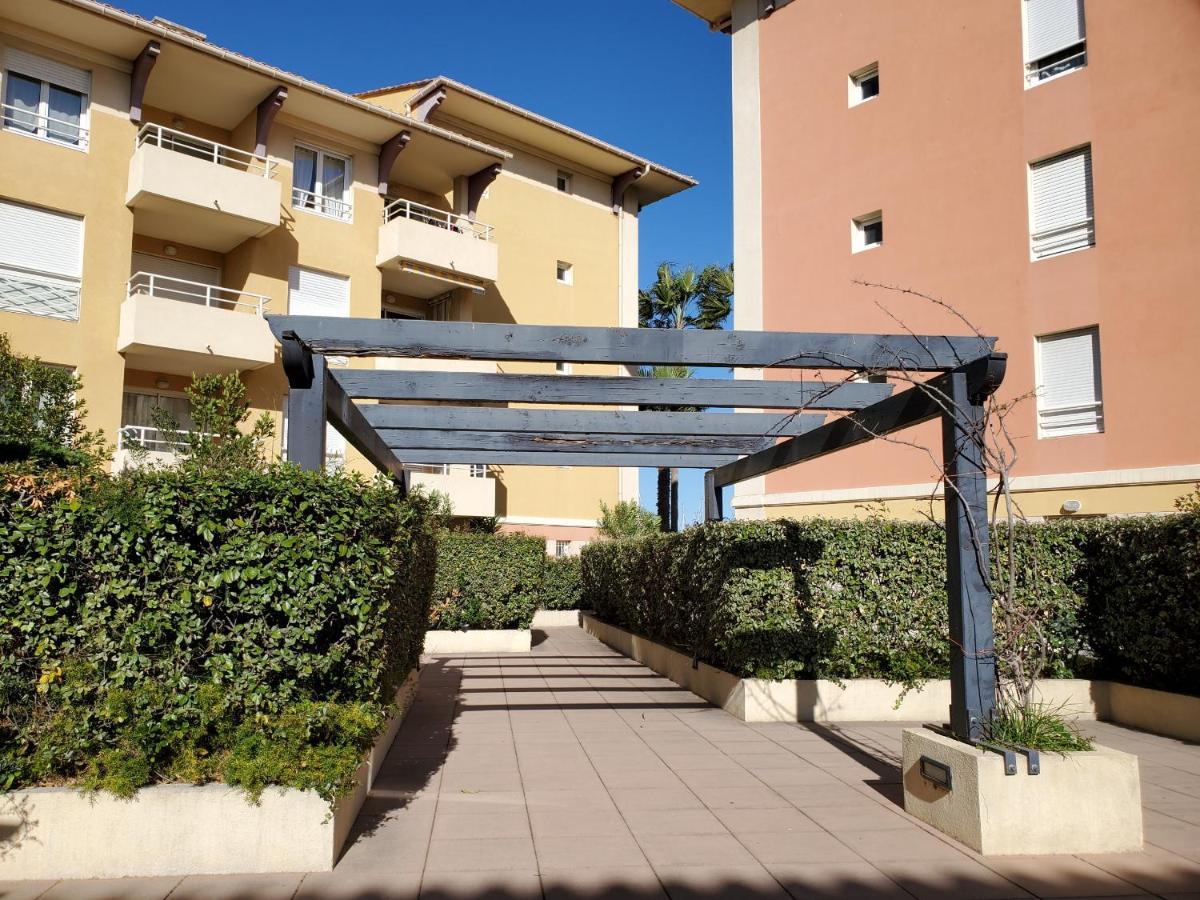 Port FREJUS Rives Latines Studio Cabine 30 m2 4 Pe Exterior foto
